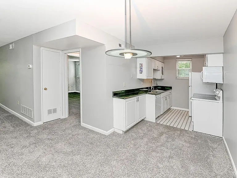 801 Delta Ave #2A — Photo 10