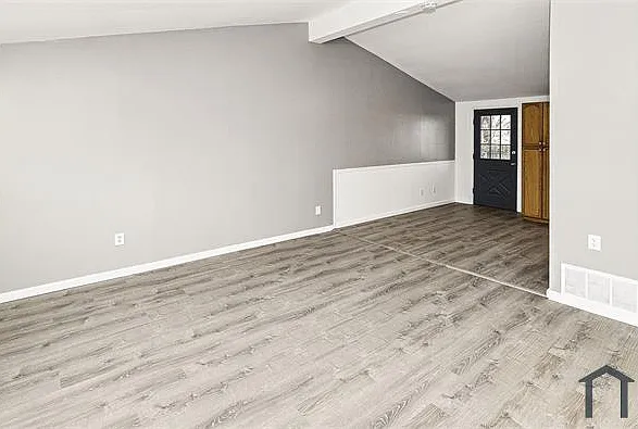 2857 Dawnview Dr — Photo 4