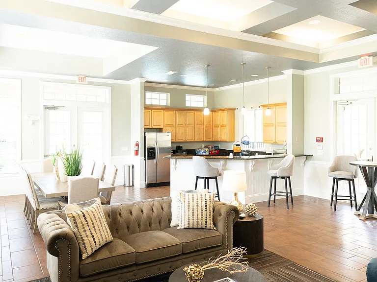 Cypress Pointe — Photo 16
