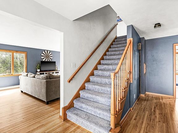 4th image of 2225 Sussex Ave