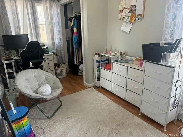 2 bed, 1.0 bath, 723 sqft, $3,600 — Photo 3