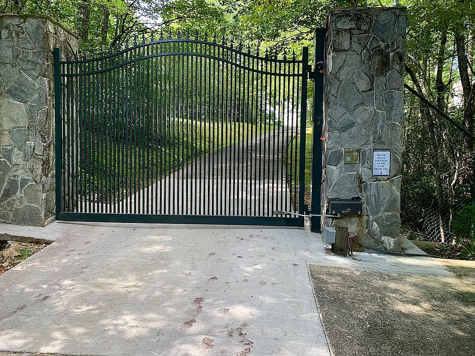 1st image of 561 Puett Cove Cir