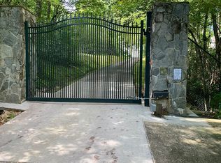 561 Puett Cove Cir, Marble, NC 28905