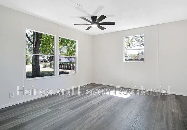 322 Clearwater Lake Dr — Photo 13