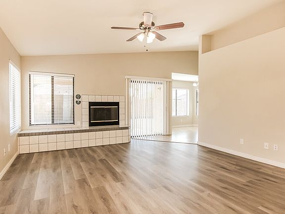 3rd image of 5539 E Elena Ave