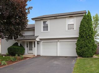 696 Melissa Dr, Bolingbrook, IL
