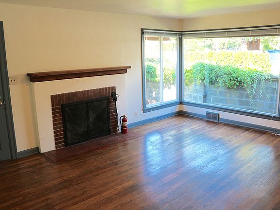 3rd image of 8618 Seward Park Ave S