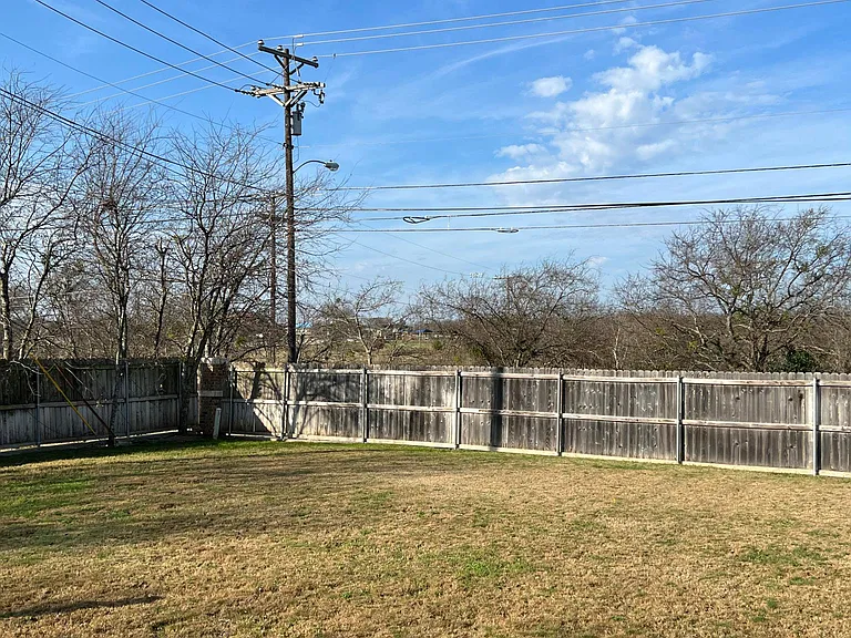 8119 Redbrush — Photo 41