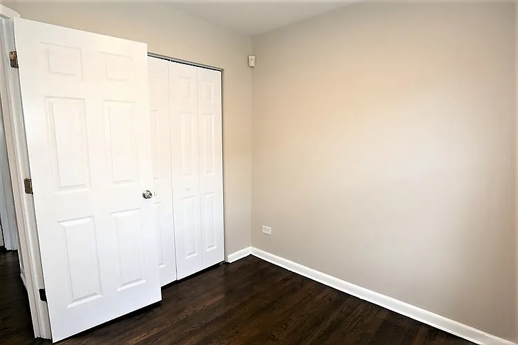 3517-21 W Grace St #1W — Photo 10