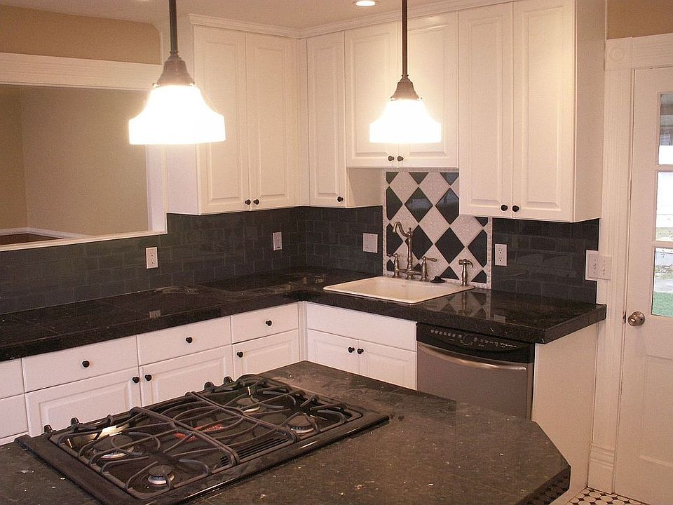 2nd image of 8028 SE 9th Ave