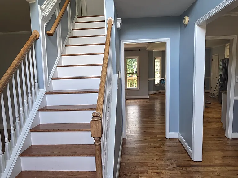 1025 River Overlook Dr — Photo 2