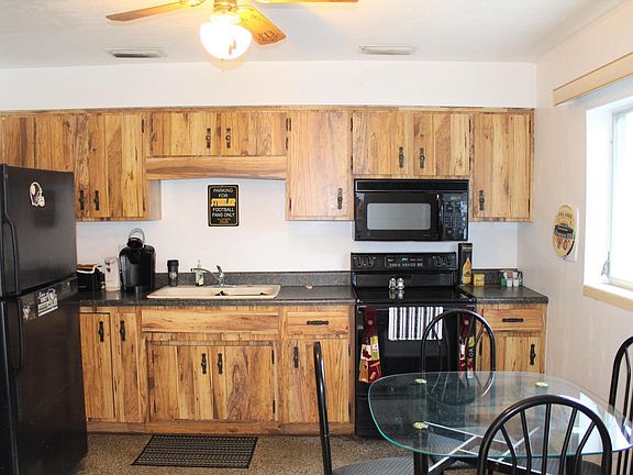 3rd image of 800 Wisteria Dr