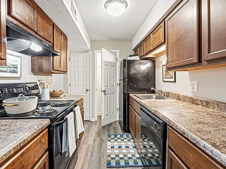 10 West Apartments — Photo 21