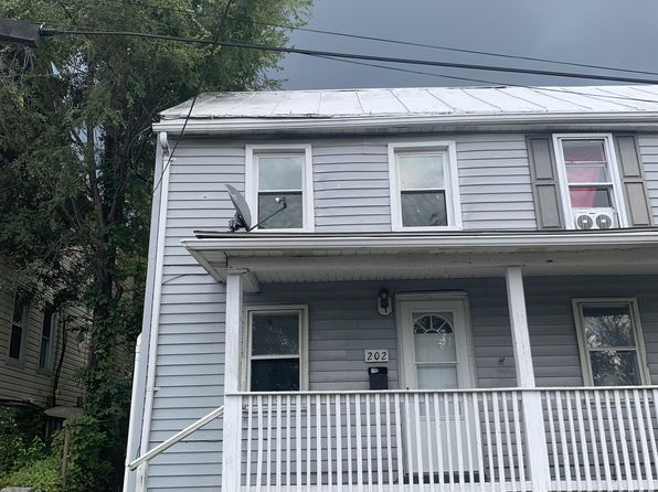 202 S High St