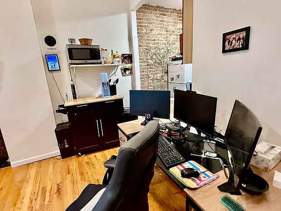 2nd image of 114 E 39th St #2A