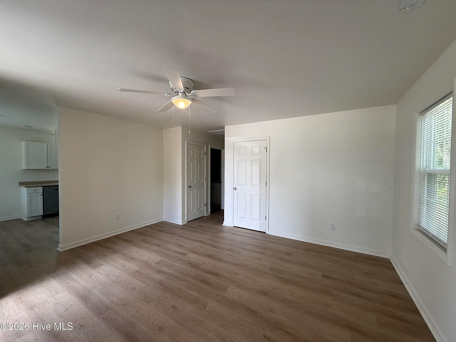 3 bed, 2.0 bath, 1064 sqft, $1,650 — Photo 4