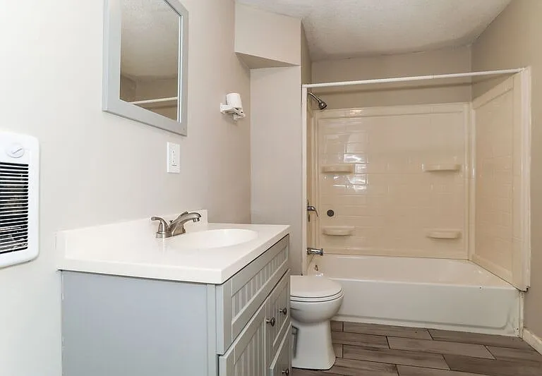 2404-2406 Vermont St #2406 — Photo 10