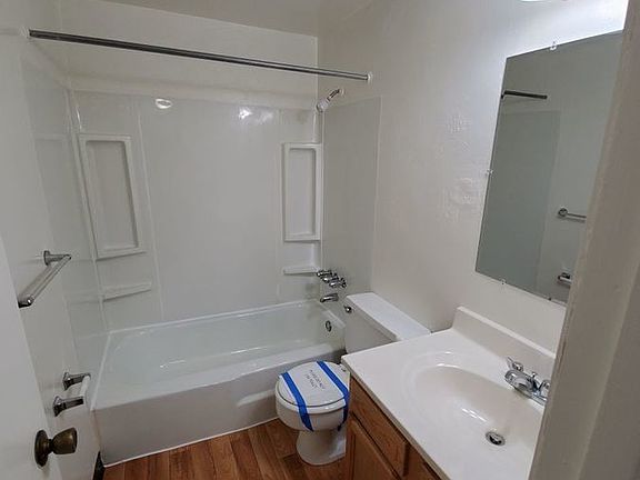 5th image of 110 Starboard Villa Ln APT 114