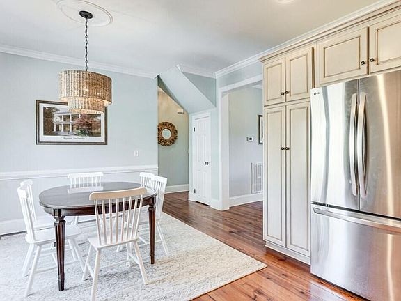 3rd image of 707 Hickman Road