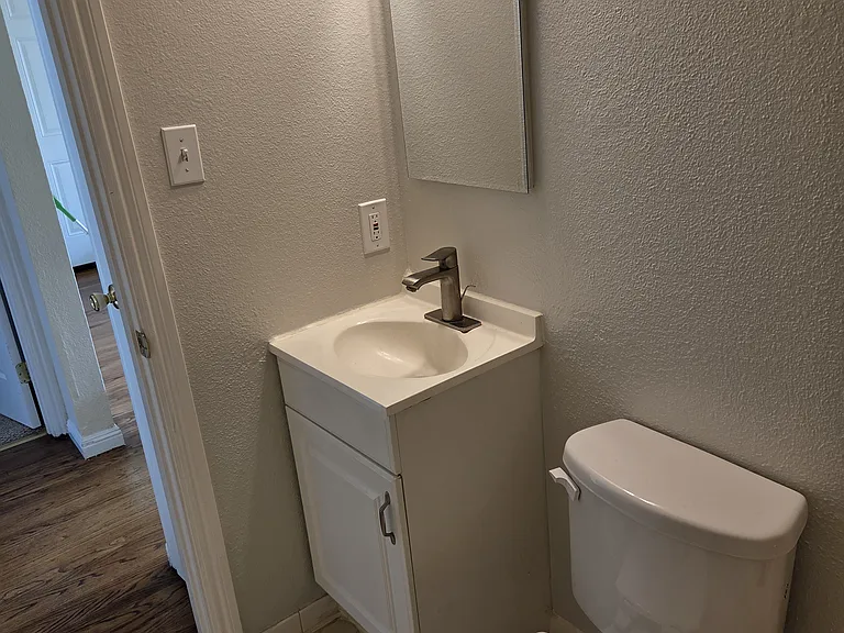 1632 Oregon St #C — Photo 6