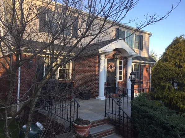310 Sharon Ave, Staten Island, NY 10301