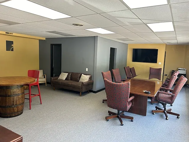 3450 Babcock - 2 — Photo 2