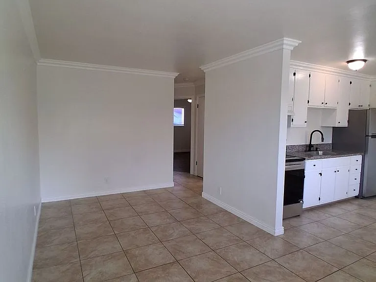 1312-1322 E Bulldog Ln — Photo 6
