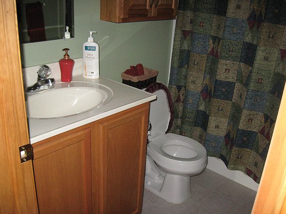 2nd full bath off hall way