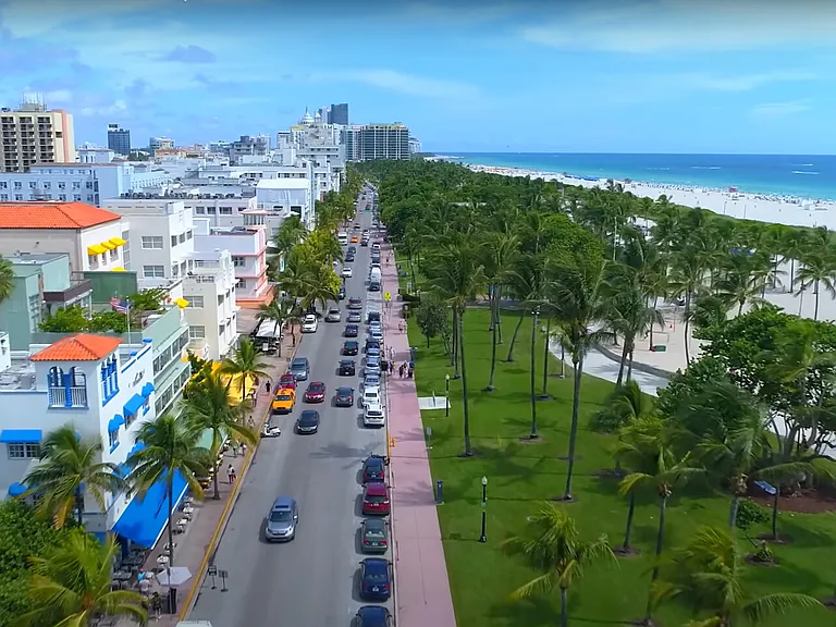 Ocean Dr — Photo 72