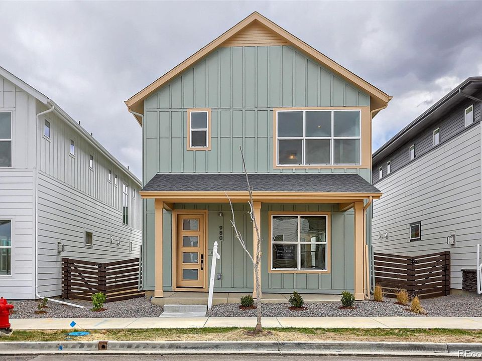 1st image of 980 Promenade Drive