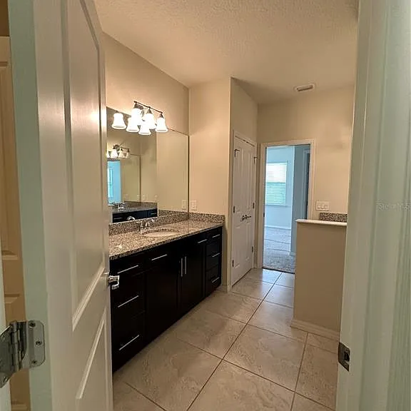 527 Piazza Point — Photo 31