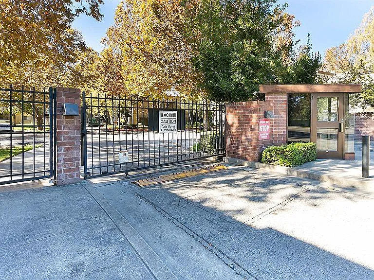 3591 Quail Lakes Dr #99 — Photo 3