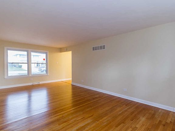 4th image of 4119 Oakwood Ln