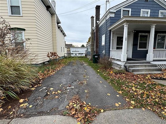 3rd image of 152 E 4th St