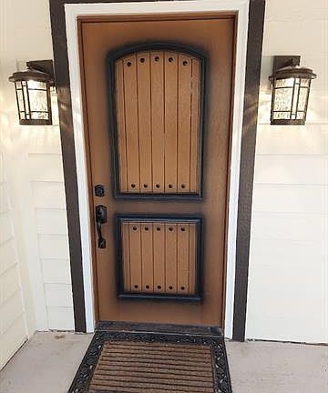 2nd image of 313 W Mistletoe Dr