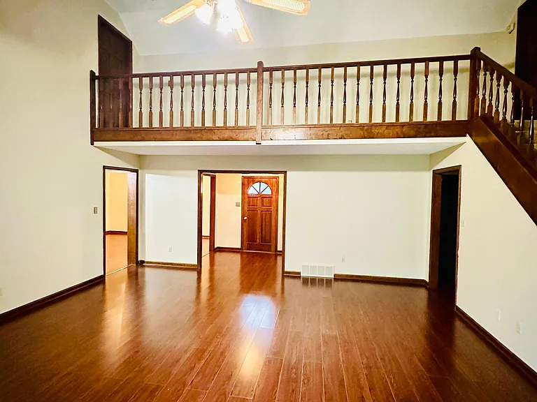 578 Winford Dr — Photo 8