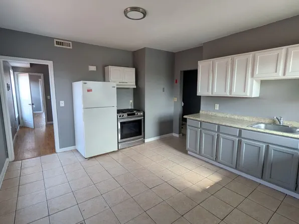 165 Lee Ave #2L, Bridgeport, CT 06605