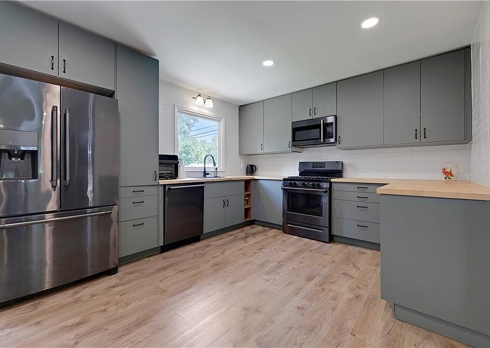 1st image of 8929 Grandview Dr