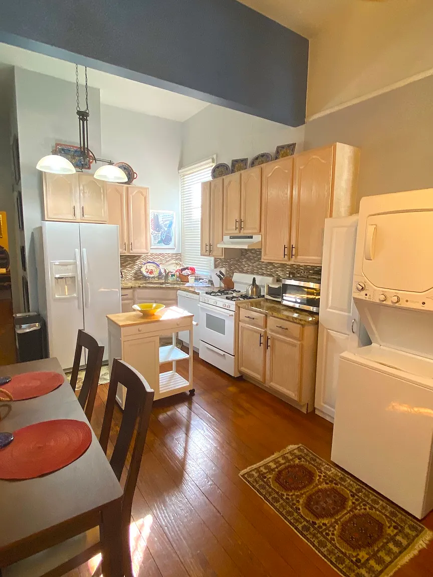 1 bed, 800 sqft, $1,900 — Photo 4