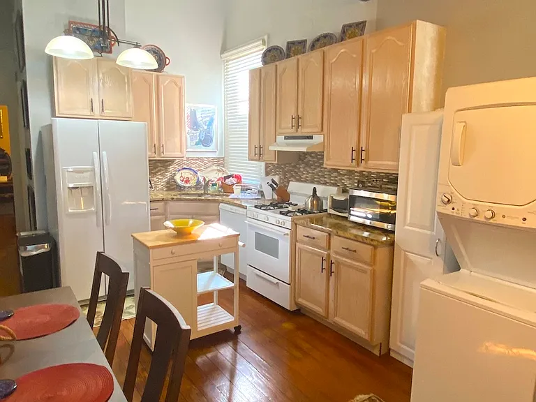 4634 Orleans Ave #4634 — Photo 4