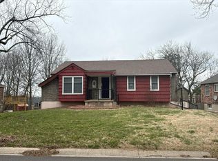 1001 NW Canterbury Rd, Blue Springs, MO 64015