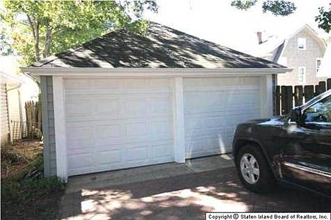 2nd image of 2 Margaretta Ct