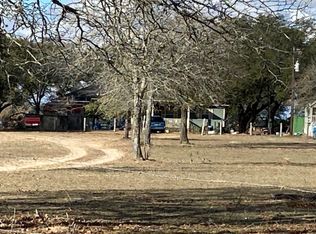 855 Garden Dr, Poteet, TX 78065