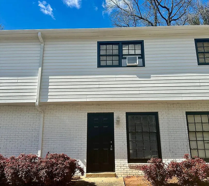 2909 Burgess Dr