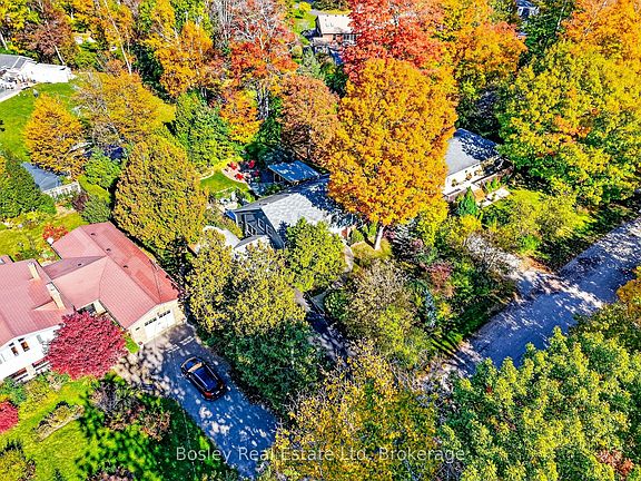 5th image of 574 Lakeshore Rd