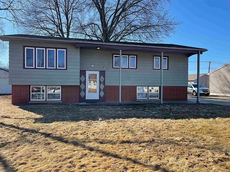 1416 Starview Dr — Photo 3