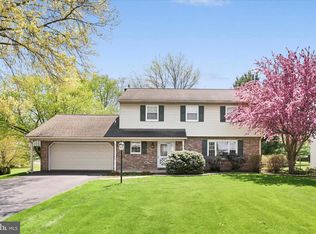 116 Pleasant View Dr, Lititz, PA 17543
