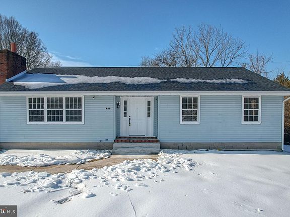 4th image of 1400 McKee Rd