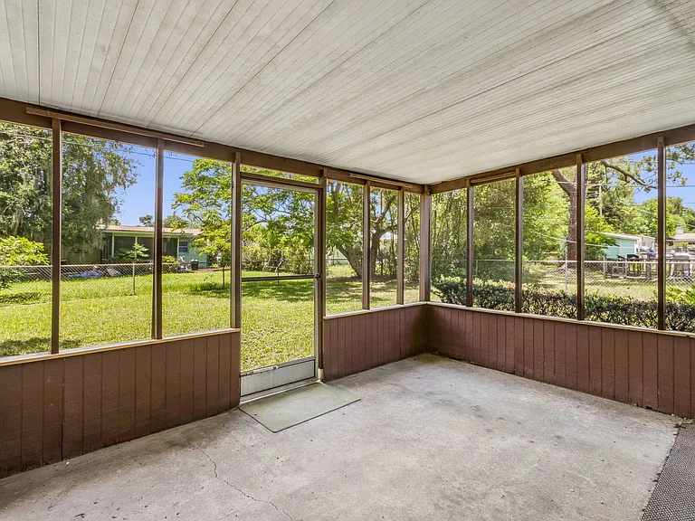 2406 Husson Ave — Photo 4