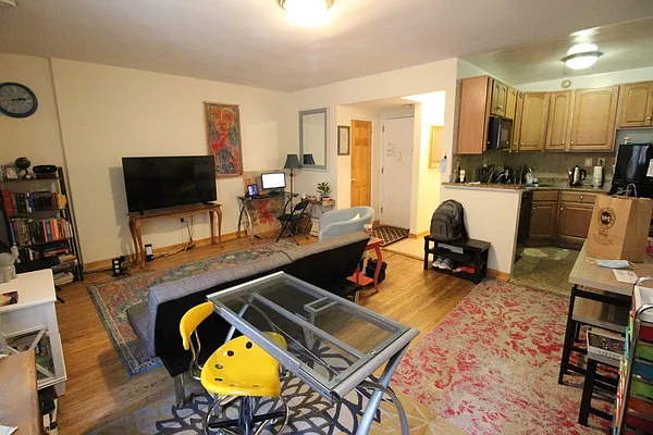 Rented by Luxor Homes & Investment Realty | media 10